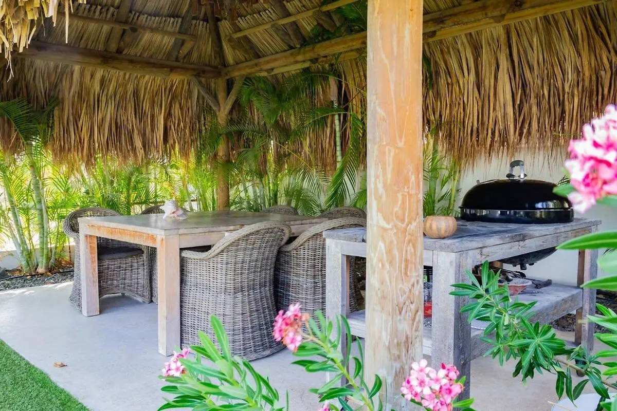 Stylish 4 Bedroom Modern Villa Design, Walking Distance From The Beach Jan Thiel
