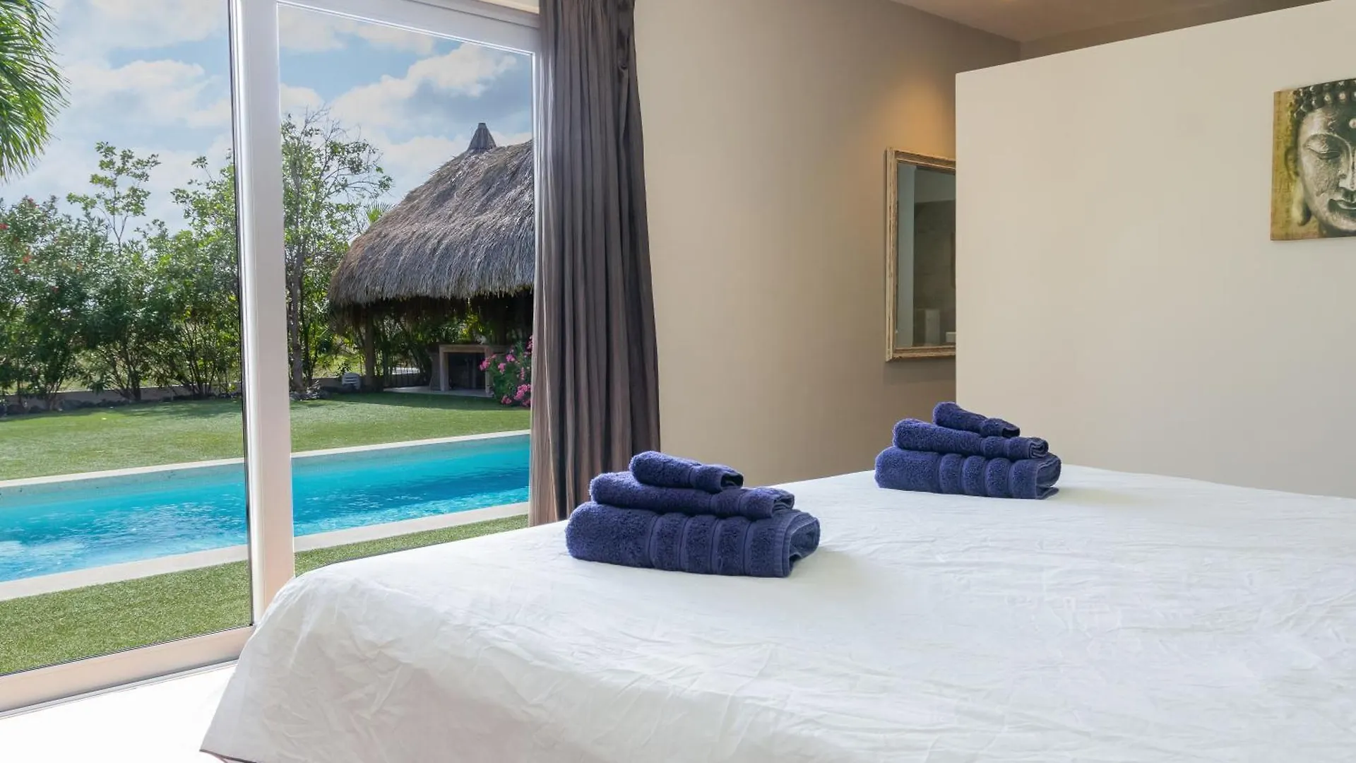 Jan Thiel Stylish 4 Bedroom Modern Villa Design, Walking Distance From The Beach קוראסאו