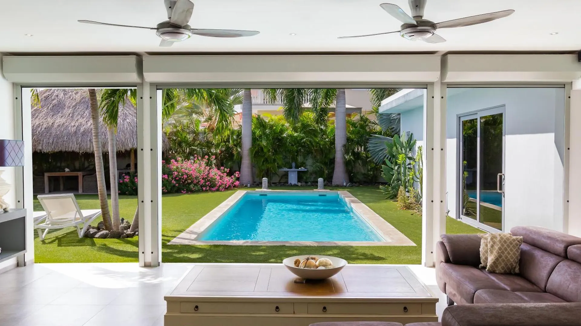 Jan Thiel Stylish 4 Bedroom Modern Villa Design, Walking Distance From The Beach