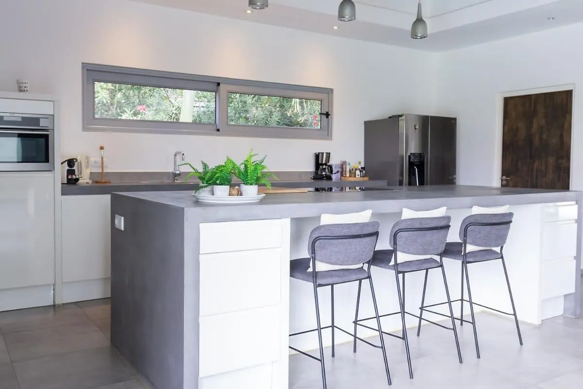 Jan Thiel Stylish 4 Bedroom Modern Villa Design, Walking Distance From The Beach Jan Thiel